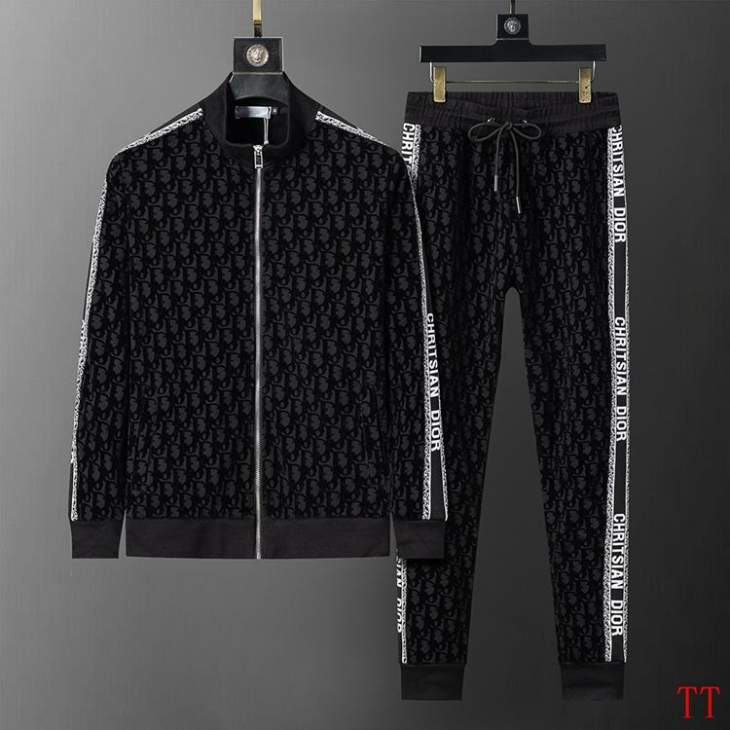 Picture of Dior Sweater Suits _SKUDiorM-3XL20tx13138444